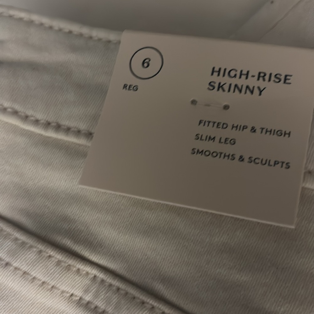 Universal thread cream skinny jean, size 6 - Picture 3 of 6